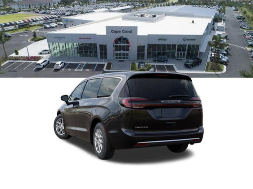 Diamond Black Crystal Pearlcoat 2027 Chrysler Pacifica L