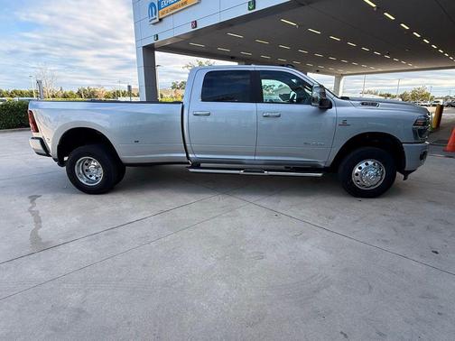 2026 RAM 3500 Laramie Crew Cab 4x4 8' Box