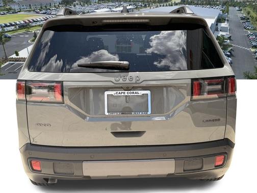 Sting-Gray Clearcoat 2026 Jeep Cherokee Laredo 4x4