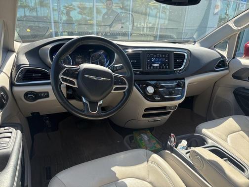 2020 Chrysler Pacifica Touring L