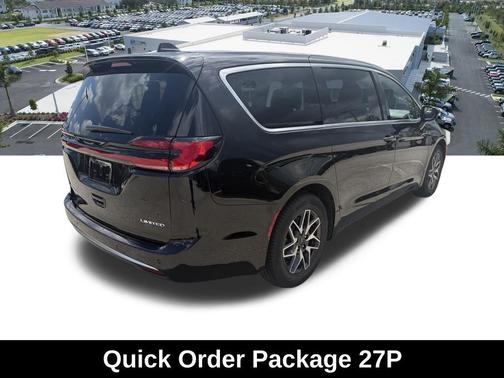 Diamond Black Crystal Pearlcoat 2027 Chrysler Pacifica Limited