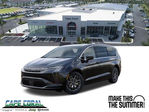 Diamond Black Crystal Pearlcoat 2027 Chrysler Pacifica Limited