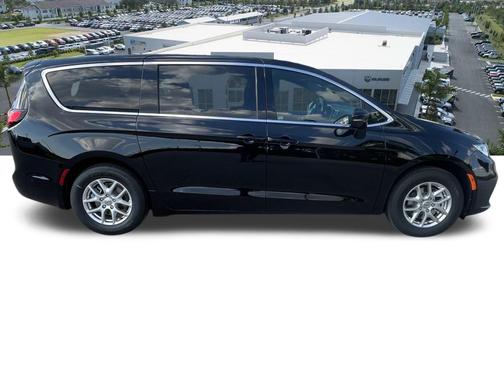 2025 Chrysler Pacifica L