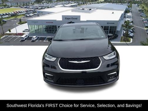Diamond Black Crystal Pearlcoat 2026 Chrysler Pacifica Limited