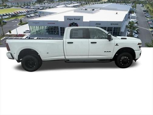 2025 RAM 3500 Big Horn Crew Cab 4x4 8' Box