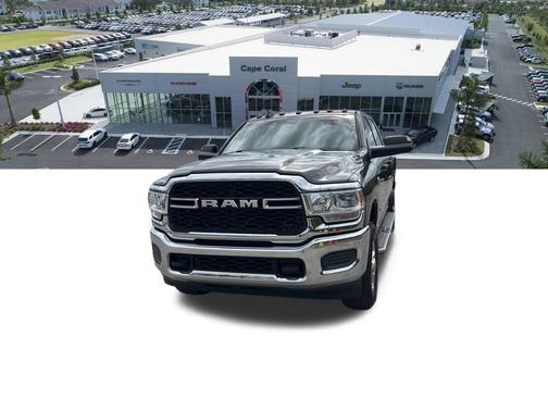 2020 RAM 2500 Tradesman Crew Cab 4X4 6'4' Box