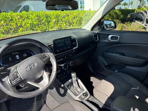 2023 Hyundai VENUE SEL