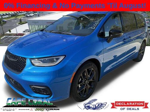 Hydro Blue Pearlcoat 2026 Chrysler Pacifica Limited