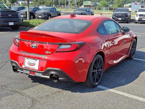 2025 Toyota GR86 Premium