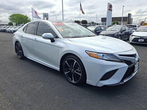 Wind Chill Pearl 2020 Toyota Camry XSE