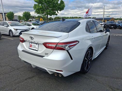 Wind Chill Pearl 2020 Toyota Camry XSE