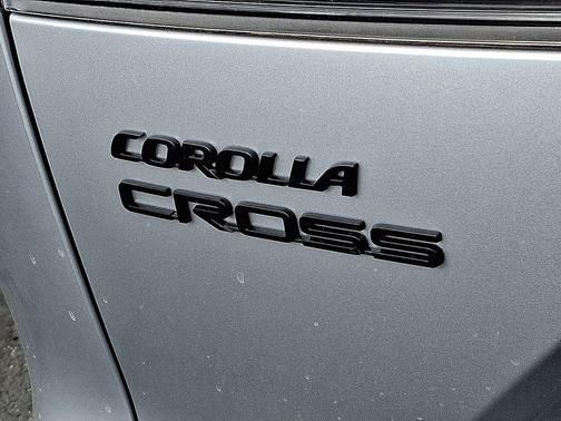 Sonic Silver 2026 Toyota Corolla Cross LE