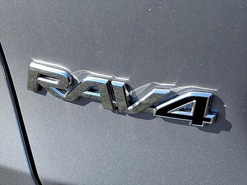 2025 Toyota RAV4 Hybrid SE