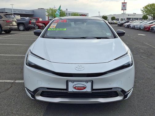 Wind Chill Pearl 2024 Toyota Prius Prime XSE