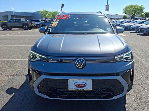 Platinum Gray Metallic 2025 Volkswagen Taos 1.5T SEL