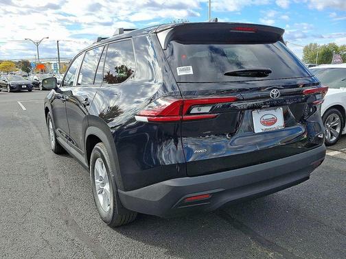 2026 Toyota Highlander LE