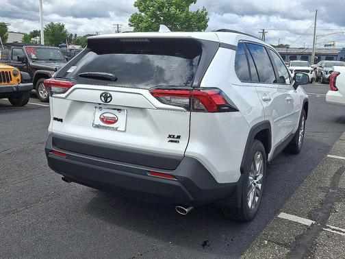 2025 Toyota RAV4 XLE Premium