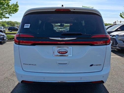 Bright White Clearcoat 2023 Chrysler Pacifica Hybrid Touring L