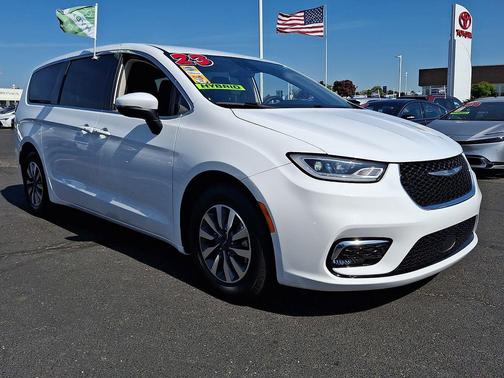 Bright White Clearcoat 2023 Chrysler Pacifica Hybrid Touring L