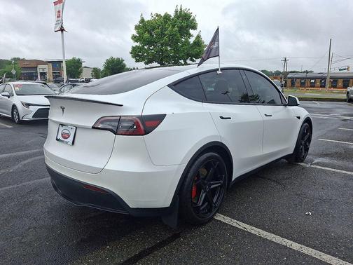 Pearl White 2023 Tesla Model Y Performance Dual Motor All-Wheel Drive