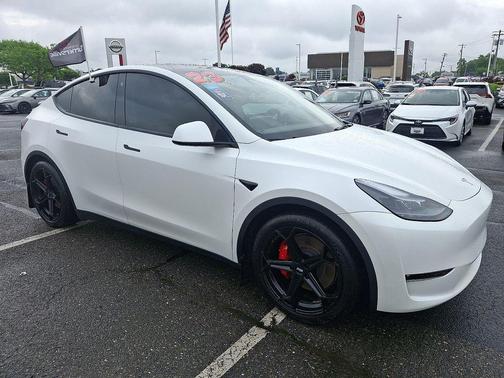 Pearl White 2023 Tesla Model Y Performance Dual Motor All-Wheel Drive