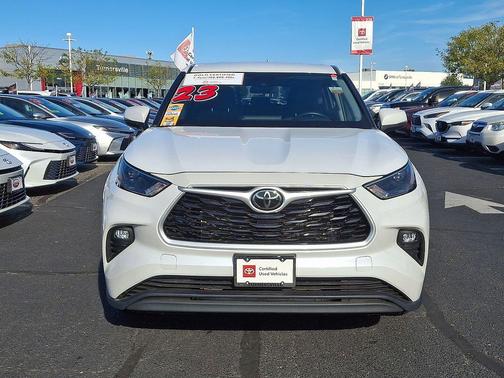 2023 Toyota Highlander LE