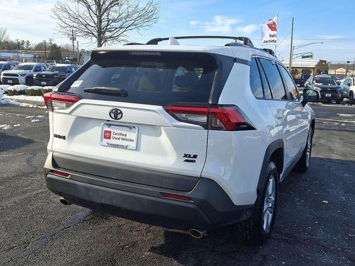 2020 Toyota RAV4 XLE