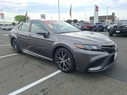 Predawn Gray Mica 2023 Toyota Camry SE