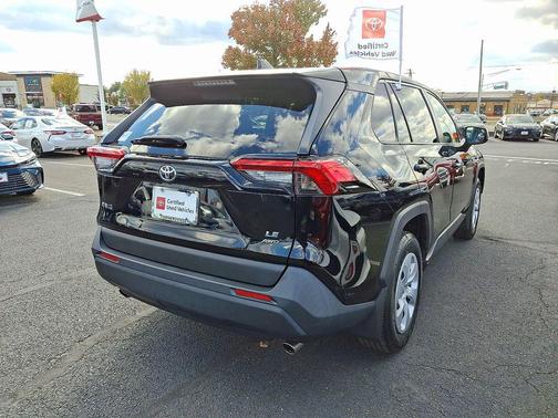 2022 Toyota RAV4 LE