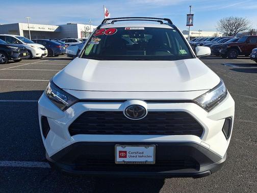 2020 Toyota RAV4 LE