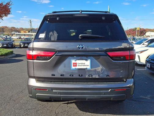 2024 Toyota Sequoia SR5