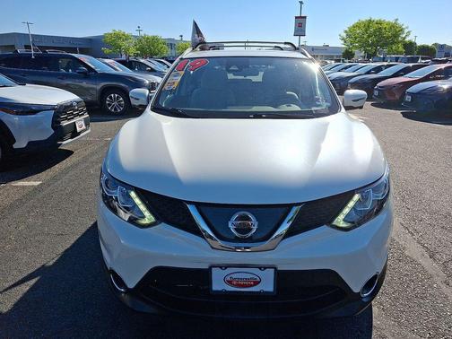 Pearl White 2019 Nissan Rogue Sport SV