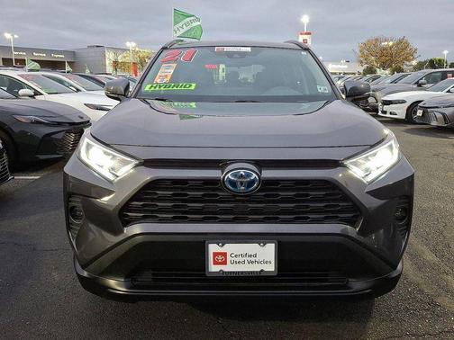 2021 Toyota RAV4 Hybrid XLE