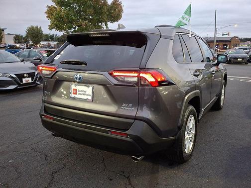 2021 Toyota RAV4 Hybrid XLE