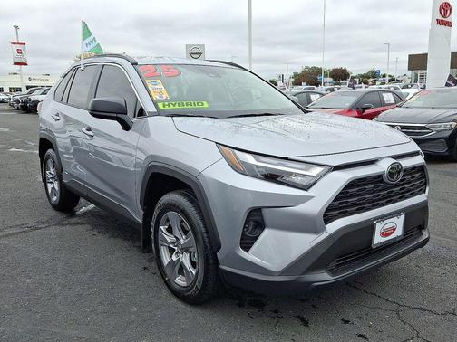 2025 Toyota RAV4 Hybrid LE