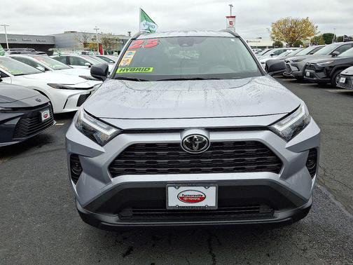 2025 Toyota RAV4 Hybrid LE