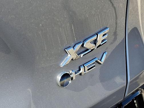 2025 Toyota RAV4 Hybrid SE