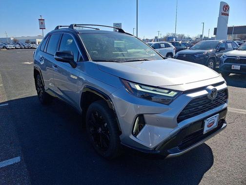 2025 Toyota RAV4 Hybrid SE