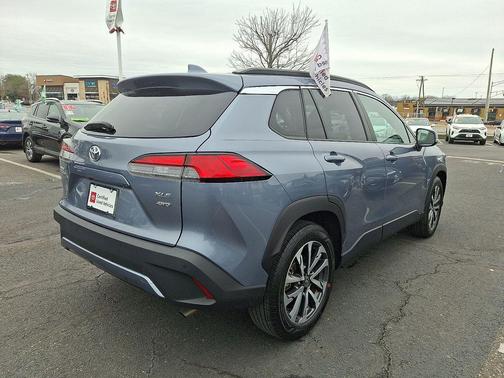 2023 Toyota Corolla Cross XLE