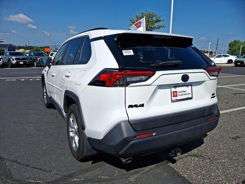 2020 Toyota RAV4 Hybrid XLE