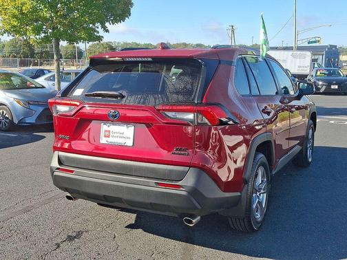 2022 Toyota RAV4 Hybrid XLE