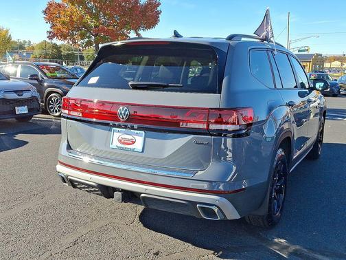 2024 Volkswagen Atlas 2.0T SE w/Technology 4MOTION