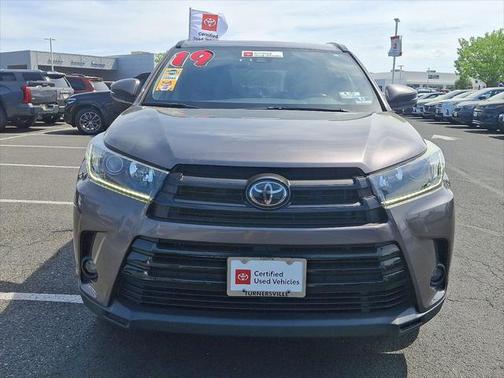2019 Toyota Highlander SE