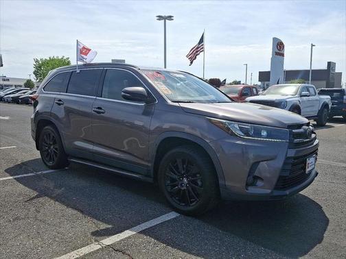 2019 Toyota Highlander SE