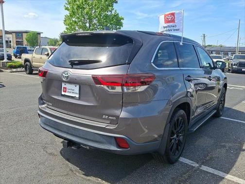 2019 Toyota Highlander SE