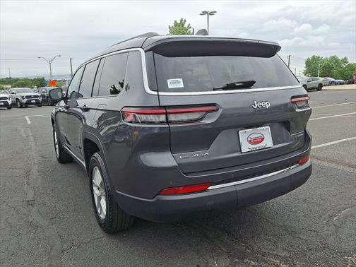 2021 Jeep Grand Cherokee L Laredo