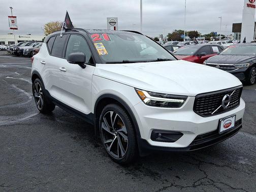 2021 Volvo XC40 T5 R-Design