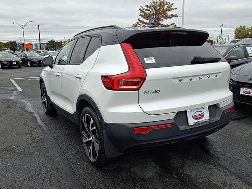 2021 Volvo XC40 T5 R-Design