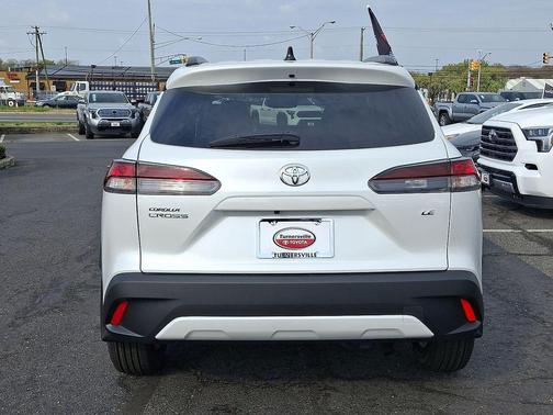 Wind Chill Pearl 2026 Toyota Corolla Cross LE