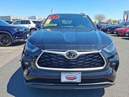 Midnight Black Metallic 2026 Toyota Highlander Hybrid XLE